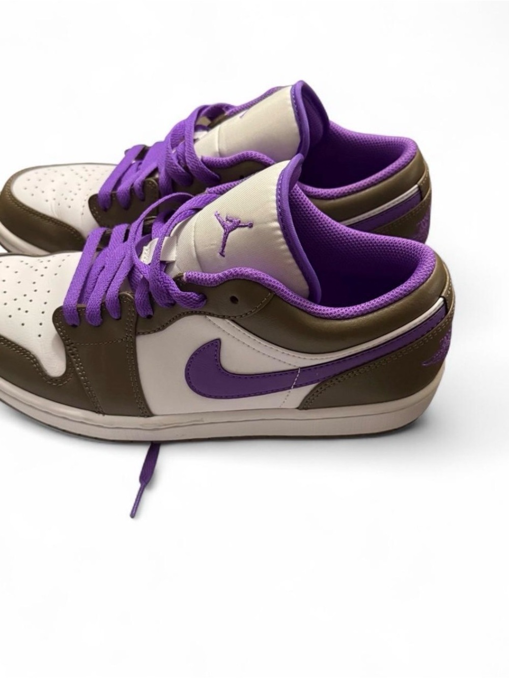 Air Jordan 1 Low Purple Mocha Palomino Wild Berry Men’s 8.5/10womens